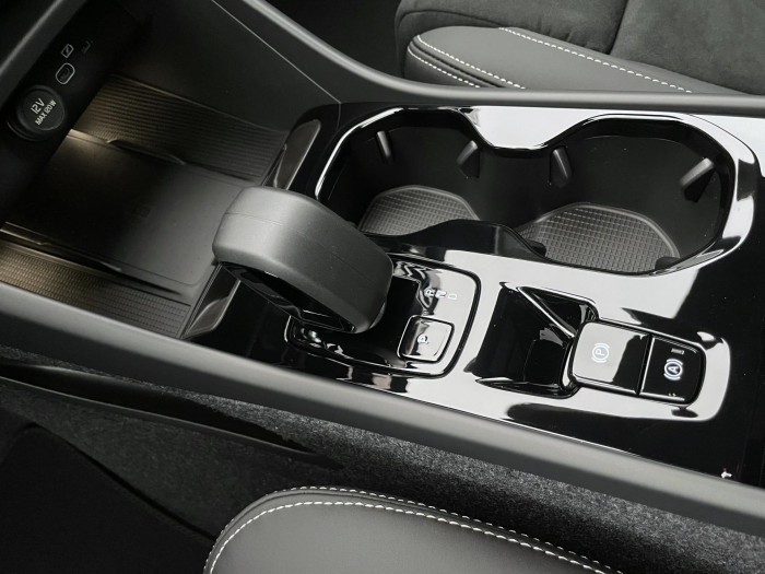 Volvo XC40 B3 AUT DARK ULTRA