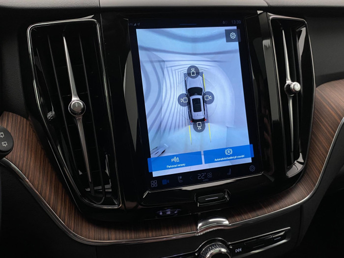 Volvo XC60 T6 AWD PLUS DARK REZERVACE
