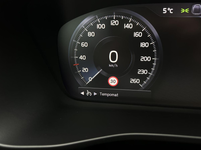 Volvo XC40 D4 AWD R-DESIGN Aut 1.maj. 2.0 d