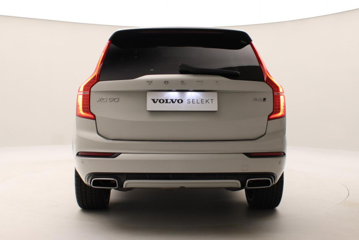 Volvo XC90 B6 AWD R-DESIGN REZERVACE