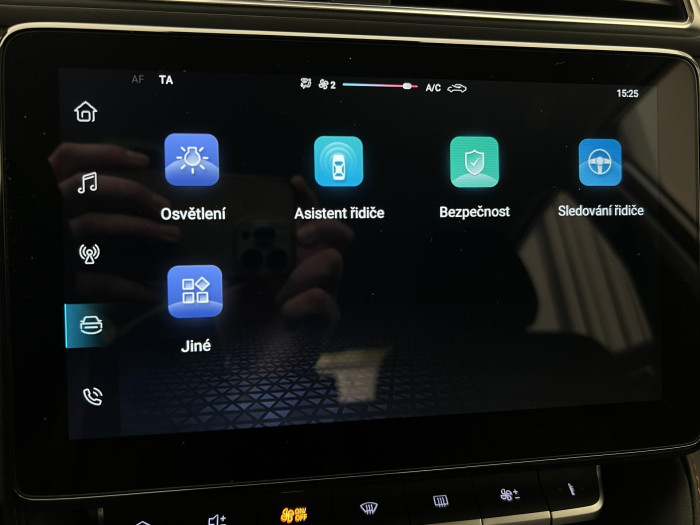 MG ZS 1.5 ESSENTIAL PLUS CZ