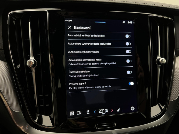 Volvo S60 B5 AWD ULTIMATE DARK REZERVACE