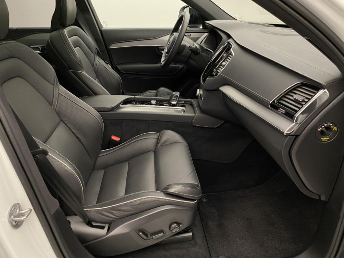 Volvo XC90 B5 AWD R-DESIGN AUT 1.maj