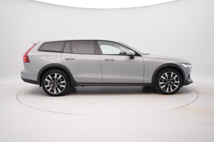 Volvo V60 CC B5 AWD PLUS BRIGHT 1.maj