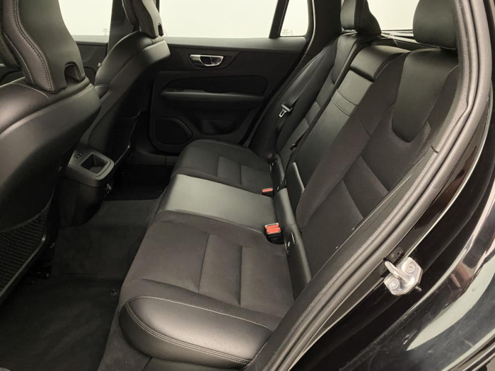 Volvo V60 D3 MOMENTUM AUT REZERVACE 2.0 d Momentum