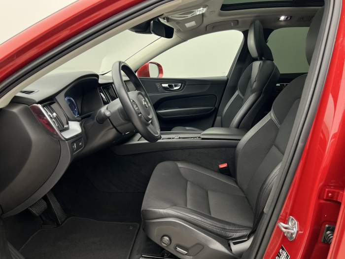 Volvo XC60 B5 AWD MOMENTUM AUT 2.0 Momentum