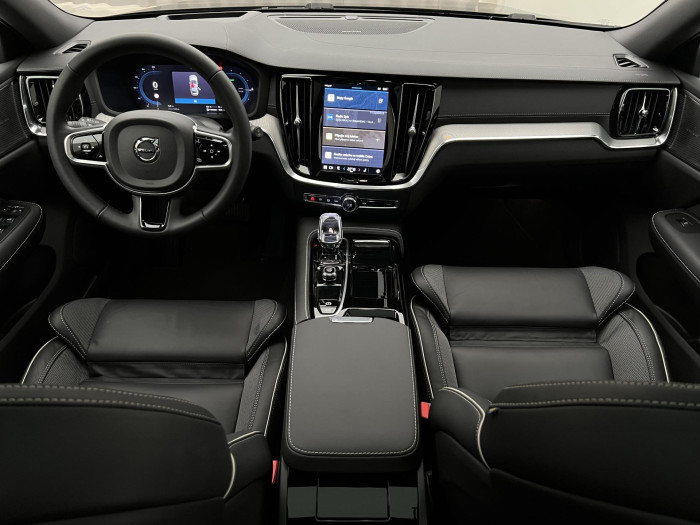 Volvo V60 T6 AWD RECHARGE ULTRA DARK AUT
