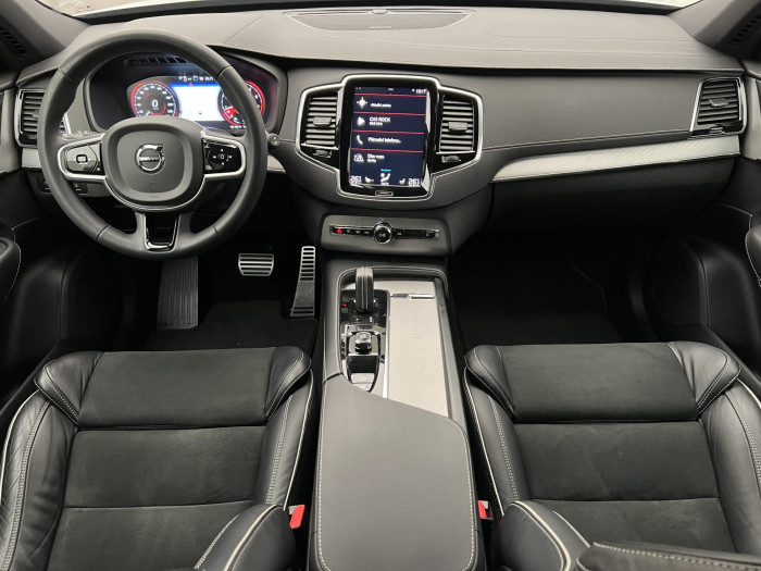 Volvo XC90 B6 AWD R-DESIGN AUT REZERVACE