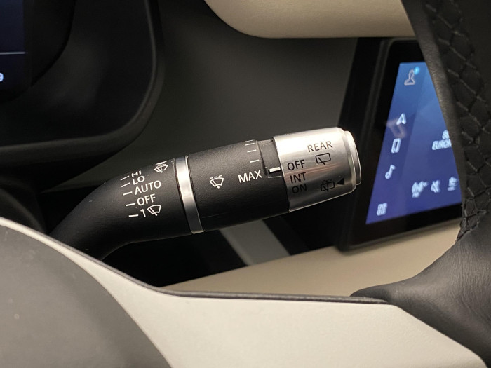 Land Rover Defender 110 P400 SE AWD AUT REZERVACE 3.0 SE