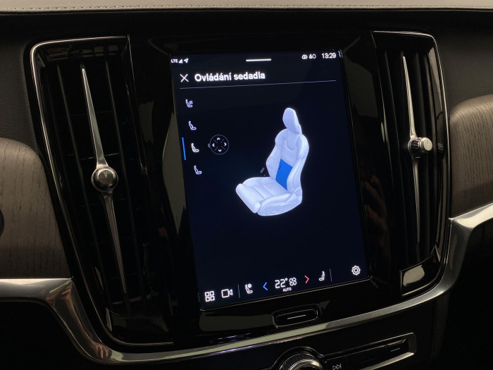 Volvo S90 B5 AWD BRIGHT REZERVACE