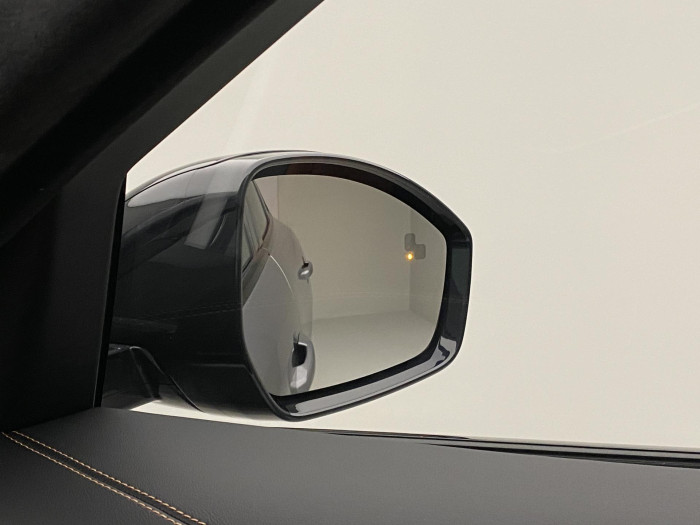 Jaguar F-Pace D300 R-DYNAMIC HSE REZERVACE 3.0 d Dynamic