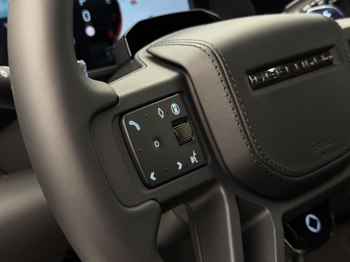 Land Rover Defender OCTA P635