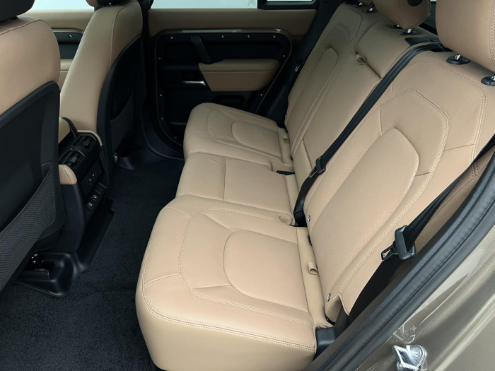 Land Rover Defender 110 D300 X-DYNAMIC HSE AWD Aut 3.0 d Dynamic