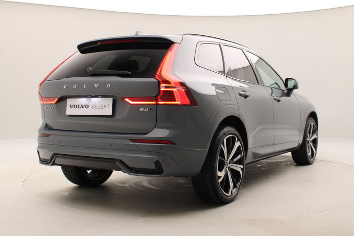 Volvo XC60 B4 AWD PLUS DARK AUT 1.maj