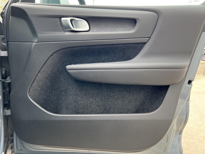 Volvo XC40 T2 ESSENTIAL CZ