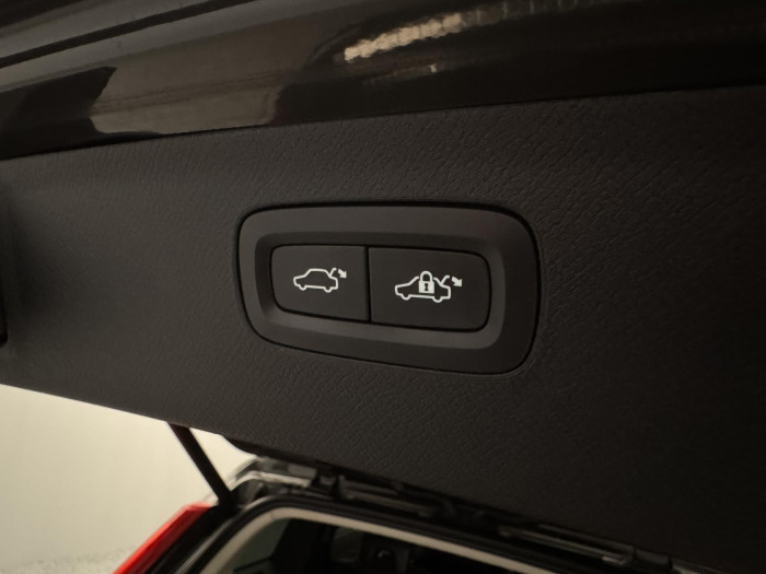 Volvo XC90 D4 AWD MOMENTUM AUT 7M 2.0 d Momentum