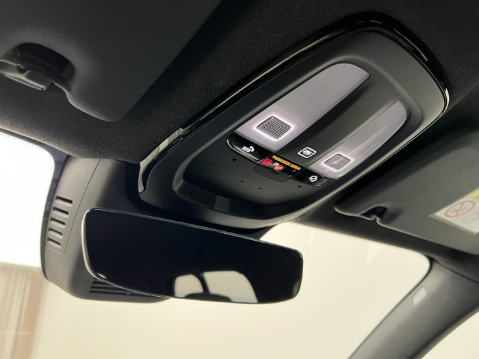 Volvo XC40 B3 PLUS DARK AUT CZ 1.maj.