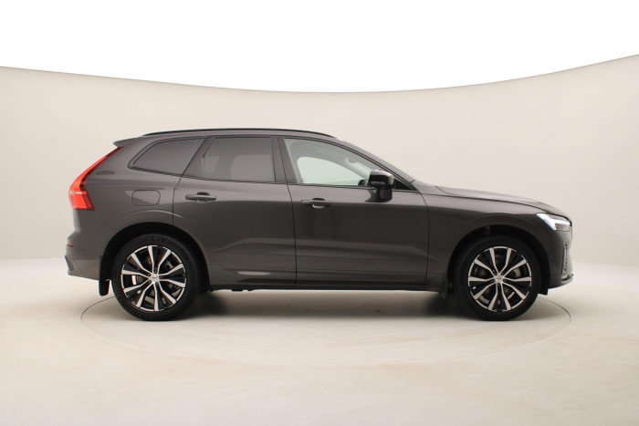 Volvo XC60 B4 AWD PLUS DARK AUT 1.maj