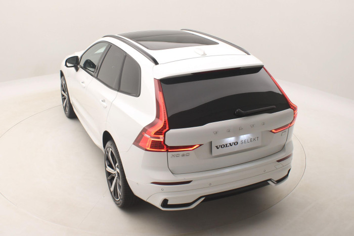 Volvo XC60 T8 AWD ULTIMATE RECHARGE 1.maj