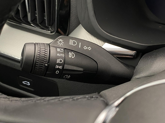 Volvo XC60 B5 AWD DARK PLUS AUT CZ