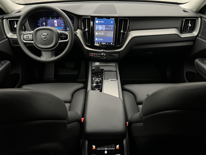Volvo XC60 B4 AWD PLUS DARK AUT 1.maj.