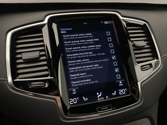 Volvo XC90 B6 AWD R-DESIGN REZERVACE
