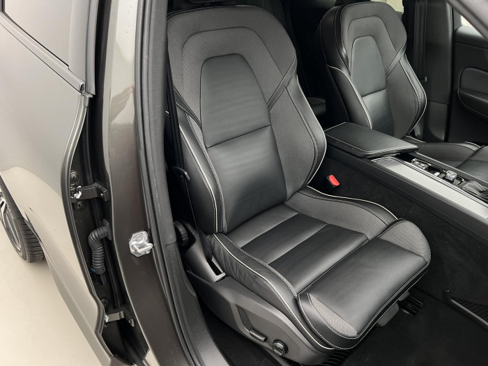 Volvo XC60 T4 R-DESIGN AUT