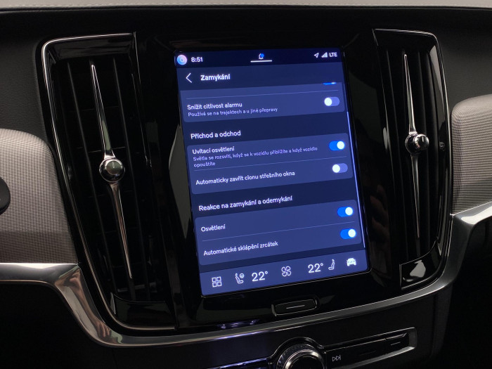 Volvo V90 T6 AWD PLUG-IN DARK ULTRA