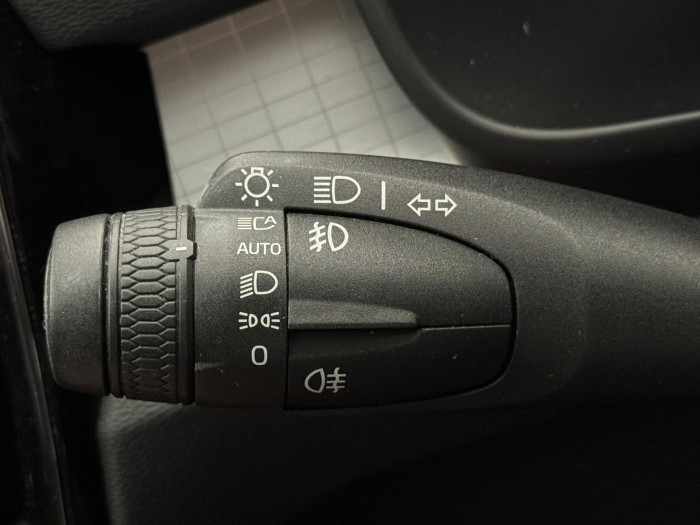 Volvo XC40 T2 MOMENTUM PRO REZERVACE 1.5 Momentum