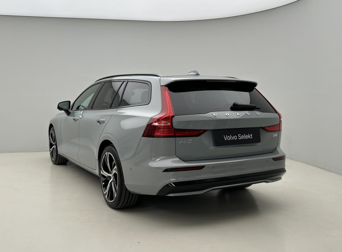 Volvo V60 B4 PLUS DARK AUT 1.maj.