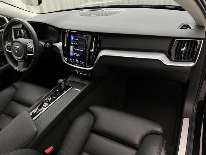 Volvo V60 B4 MOMENTUM AUT 2.0 Momentum
