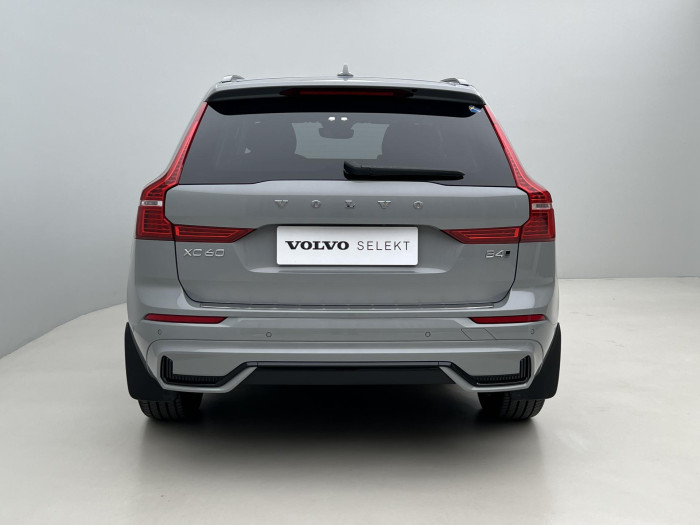 Volvo XC60 B4 AWD PLUS DARK AUT 1.maj.