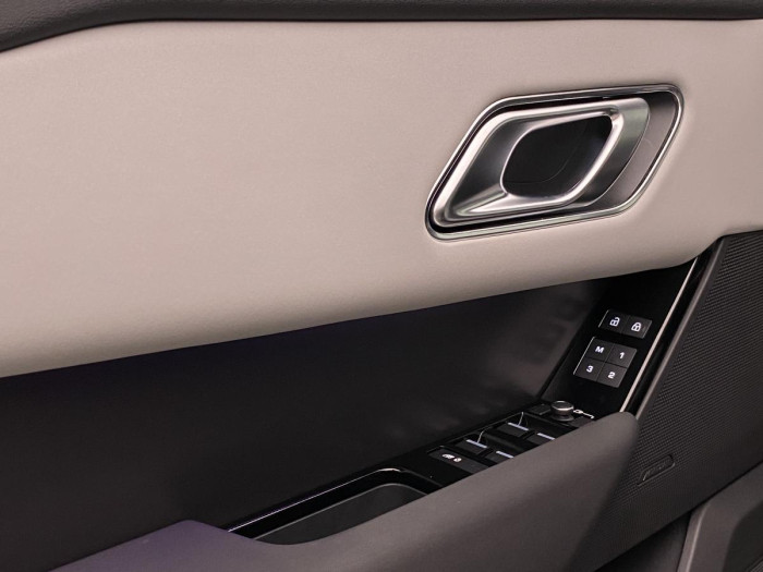 Land Rover Range Rover Velar D300 SE AUT AWD REZERVACE 3.0 d SE