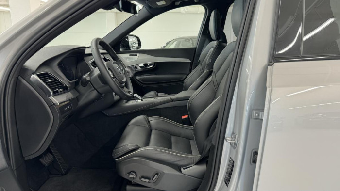 Volvo XC90 T8 AWD RECHARGE REZERVACE