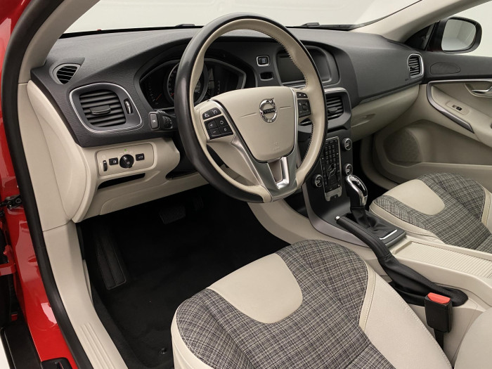 Volvo V40 CC T4 AWD MOMENTUM CZ 2.0 CC CC Momentum