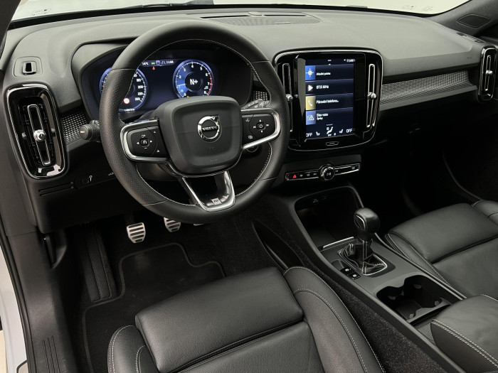 Volvo XC40 T3 R-DESIGN