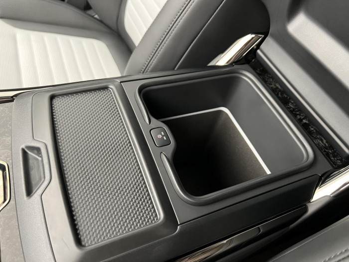 Land Rover Range Rover Sport P635 SV EDITION TWO REZERVACE 4.4 Edition