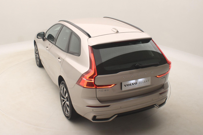 Volvo XC60 B4 AWD PLUS DARK AUT CZ