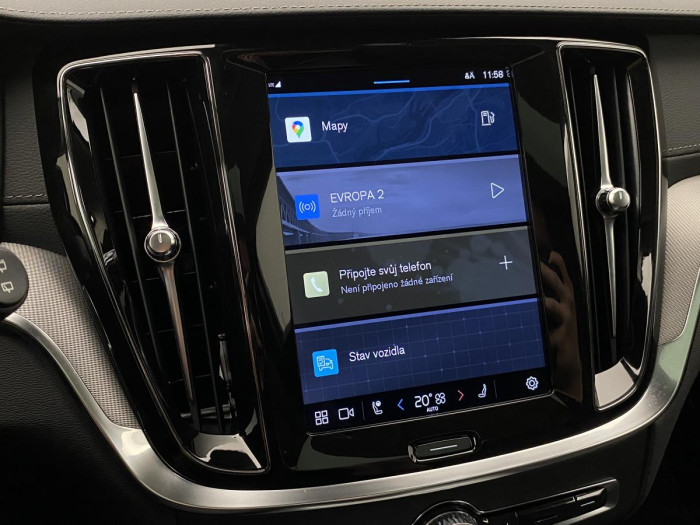 Volvo V60 B4 ULTIMATE DARK AUT REZERVACE