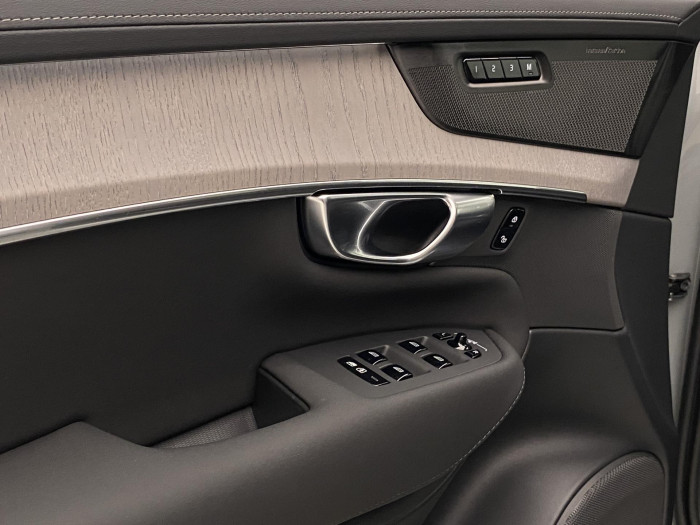 Volvo XC90 T8 AWD RECHARGE DARK PLUS 7m