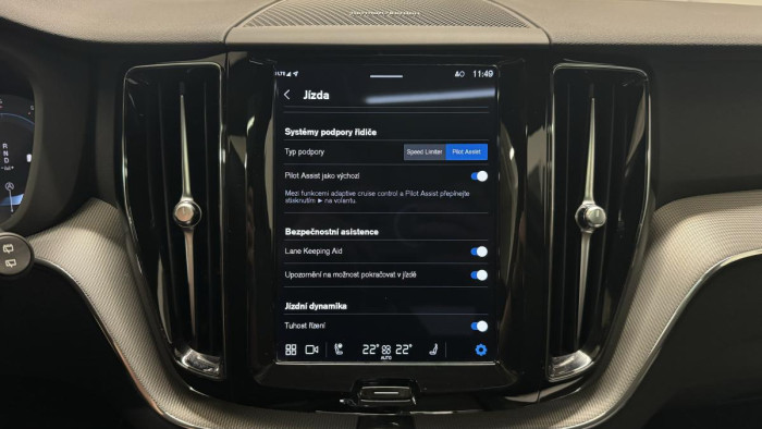 Volvo XC60 B4 AWD PLUS DARK REZERVACE 2.0 Plus