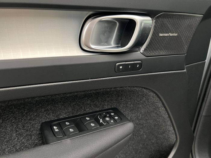 Volvo XC40 B4 DARK ULTRA AUT