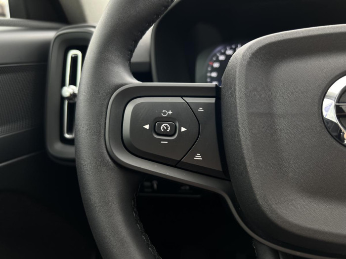 Volvo XC40 T2 ESSENTIAL CZ