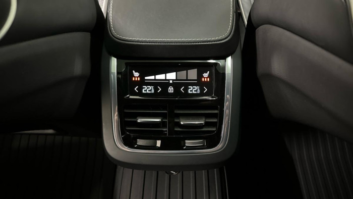 Volvo S90 D4 AWD R-DESIGN AUT REZERVACE 2.0 d
