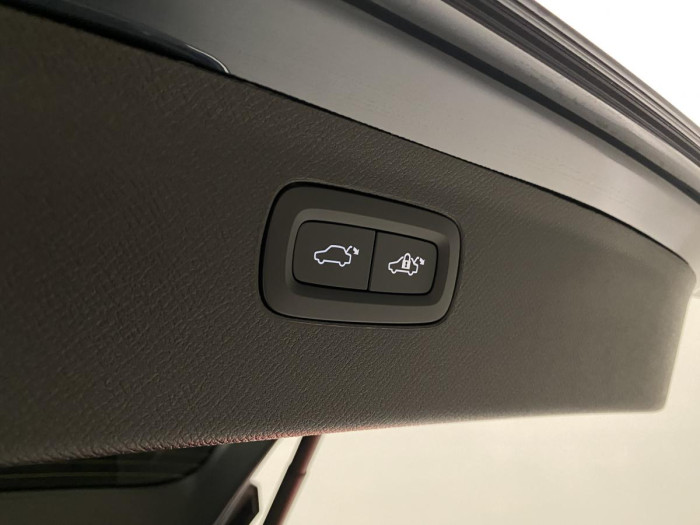 Volvo XC90 B5 AWD AUT BRIGHT PLUS 7míst 2.0 Plus