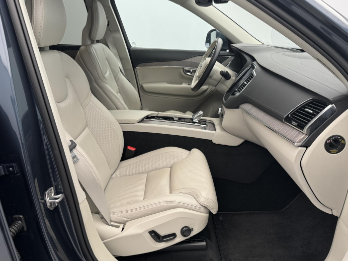Volvo XC90 B5 AWD INSCRIPTION REZERVACE