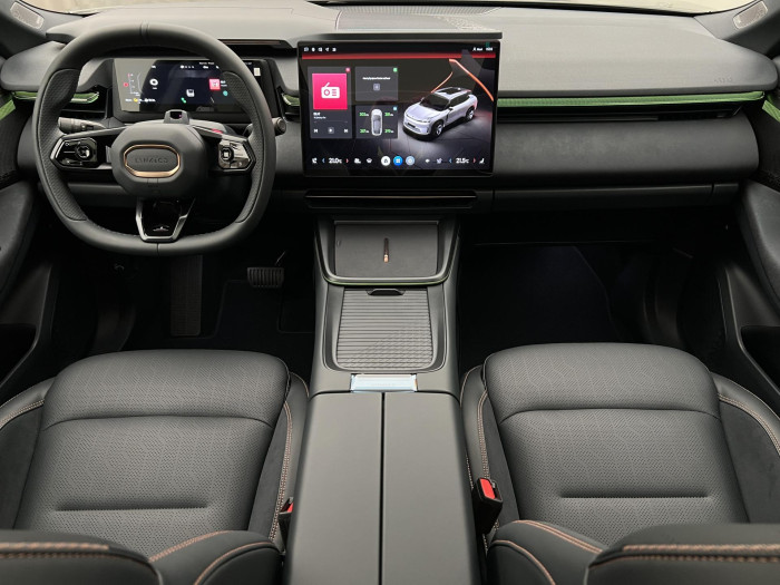 Lynk & Co 08 MORE PHEV