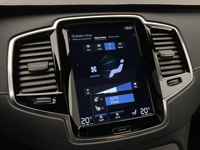 Volvo XC90 B5 AWD R-DESIGN AUT 1.maj