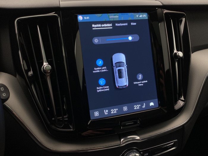 Volvo XC60 T6 AWD PLUG-IN DARK PLUS CZ