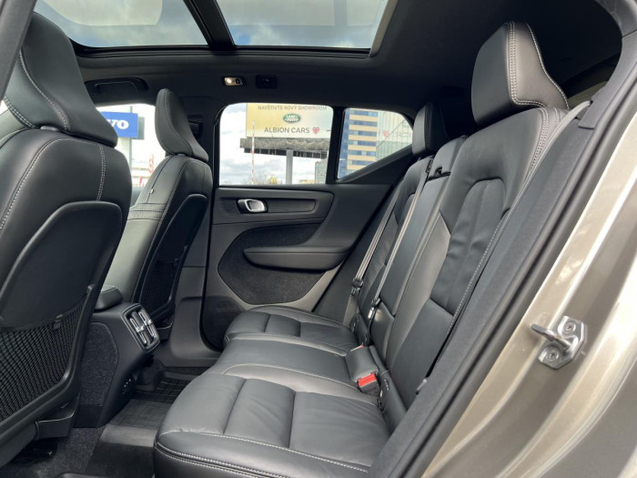 Volvo XC40 B4 AWD R-DESIGN Aut 1.maj.